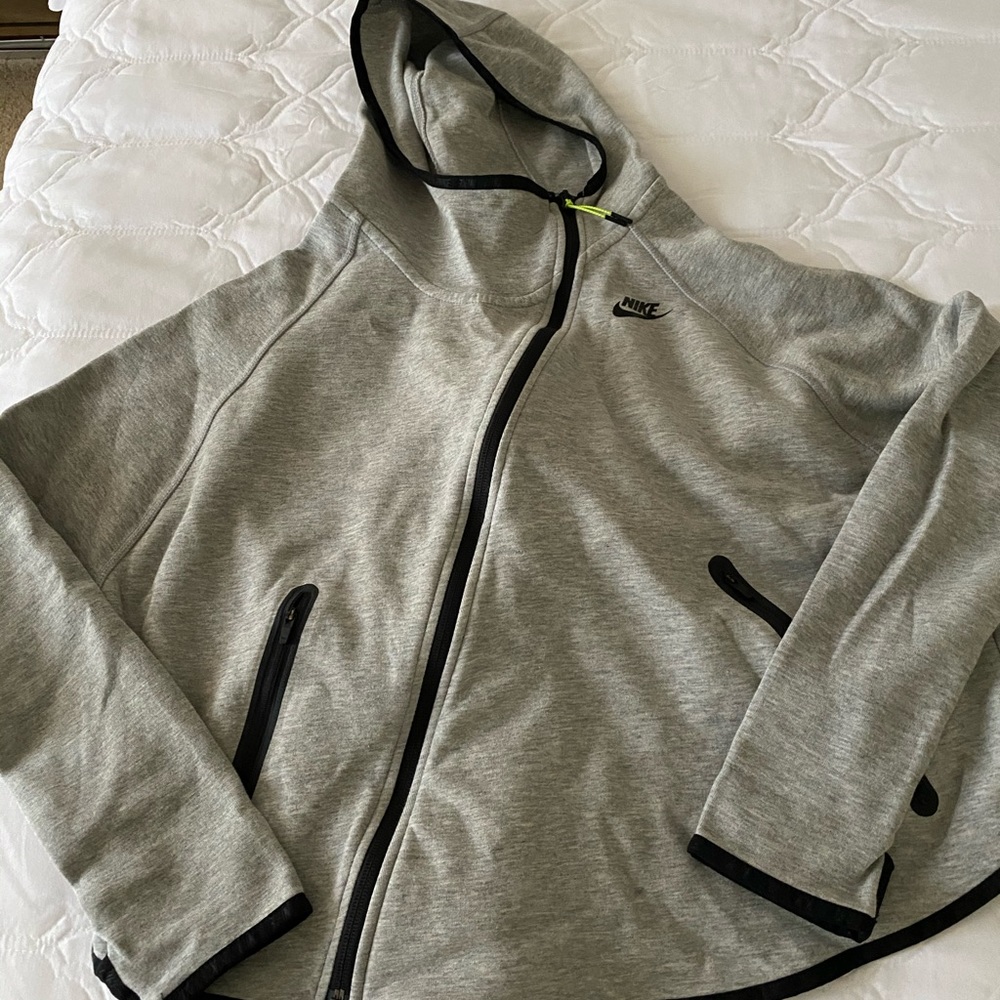 Nike sweatshirt jacket